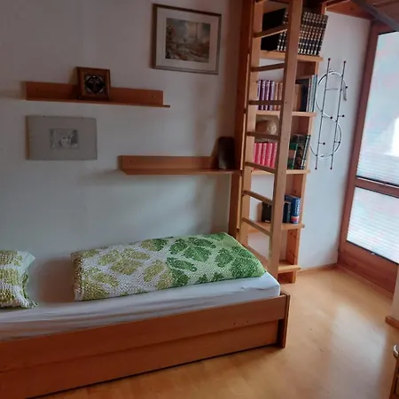 Schoene Dachwohnung Zimmern ob Rottweil