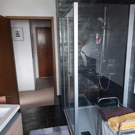 Schoene Dachwohnung *