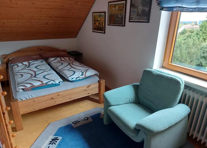 Schoene Dachwohnung アパート Zimmern ob Rottweil